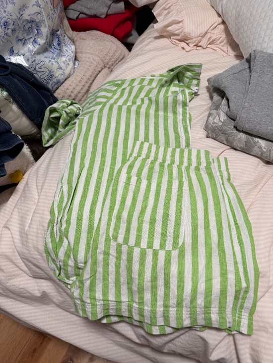 Old Navy Pants - Shorts/shirt